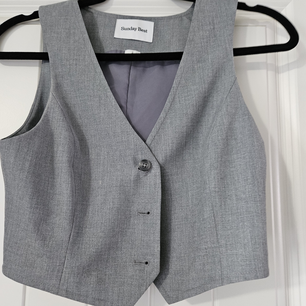 Gray Sleeveless Vest